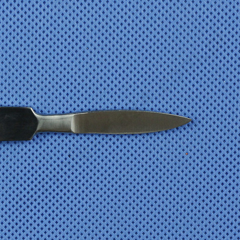 Skalpel chirurgiczny typ spiczasty 4 cm (metalowy)